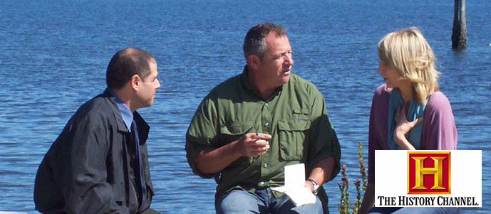 Dan Shaw with the cast of Brad Meltzer's Decoded, 2014